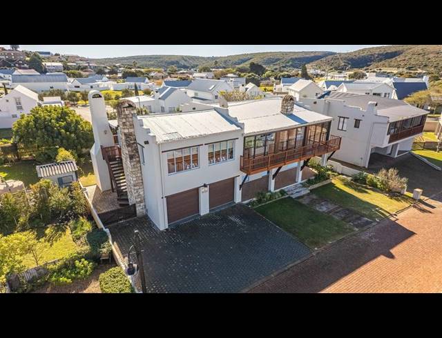 4 BEDROOM HOUSE FOR SALE IN STILBAAI-WES